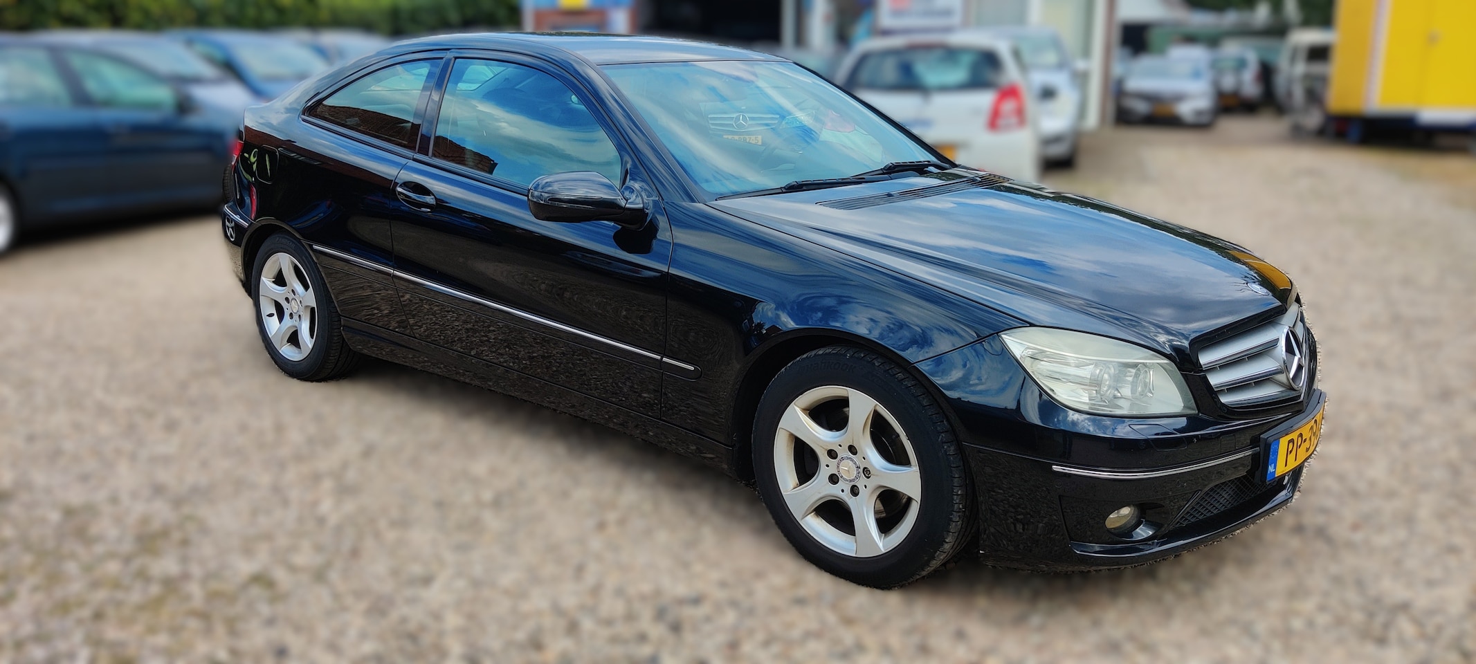 Mercedes-Benz CLC-klasse - 200 K. Airco, cruise control, boekjes aanwezig).