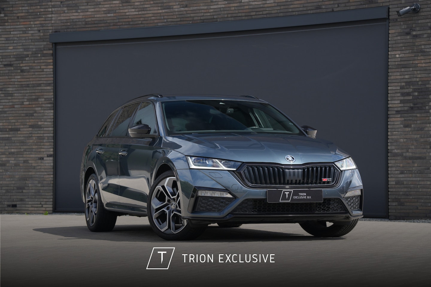 Skoda Octavia Combi - 1.4 TSI RS iV PHEV Business | ACC | Stoel/Stuurverwarming | Massage | HUD | Keyless | Kuip - AutoWereld.nl