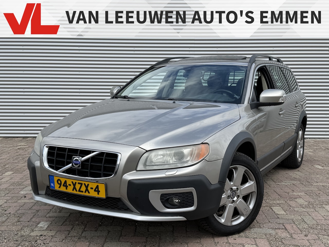 Volvo XC70 - 3.2 Summum AWD | Nieuw Binnen! | Trekhaak | Pano | Stoelverwarming - AutoWereld.nl