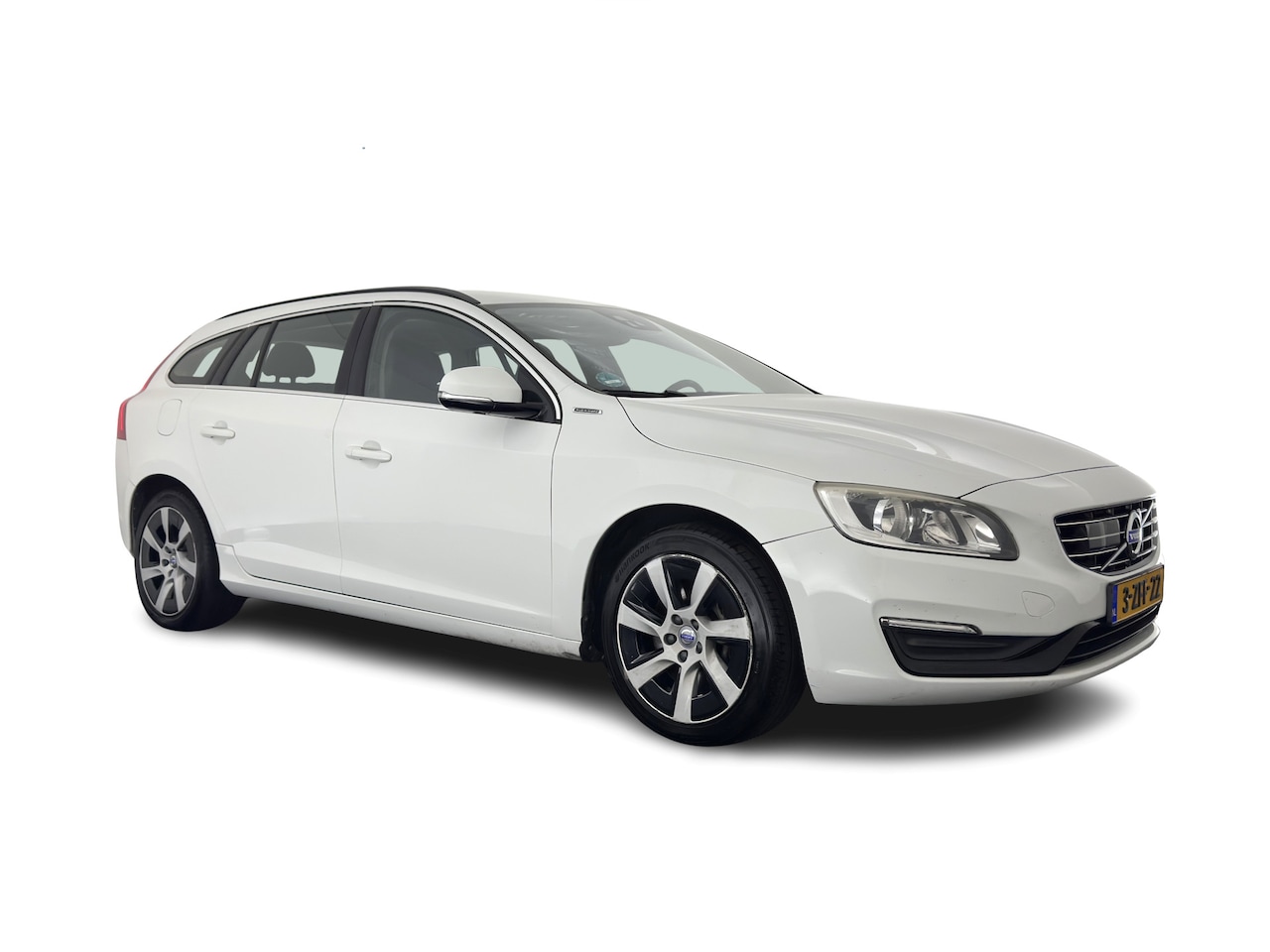 Volvo V60 - 2.4 D6 AWD Plug-In Hybrid Momentum Aut. *LEATHER-FABRIC | ADAPTIVE-CRUISE | BLIS | HEATED- - AutoWereld.nl
