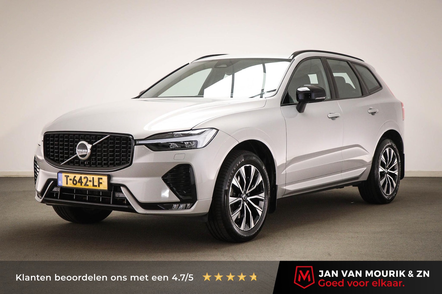 Volvo XC60 - B4 Ultimate Bright | STOELVERWARMING | DAB | DRAADLOZE LADER | CAMERA | TREKHAAK | 19" - AutoWereld.nl