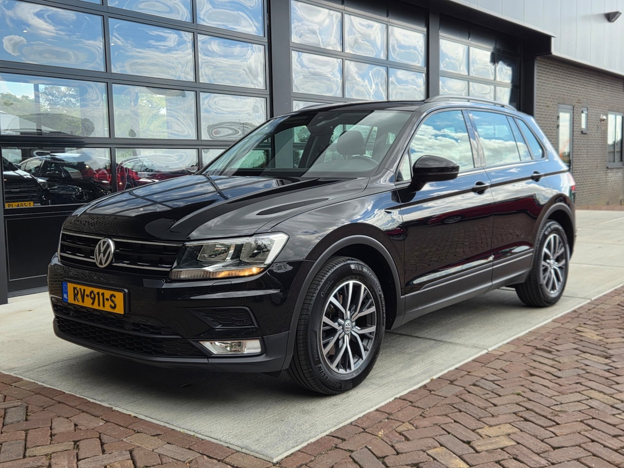 Volkswagen Tiguan - 1.4 TSI Connected Series | Nieuw Model | Trekhaak - AutoWereld.nl