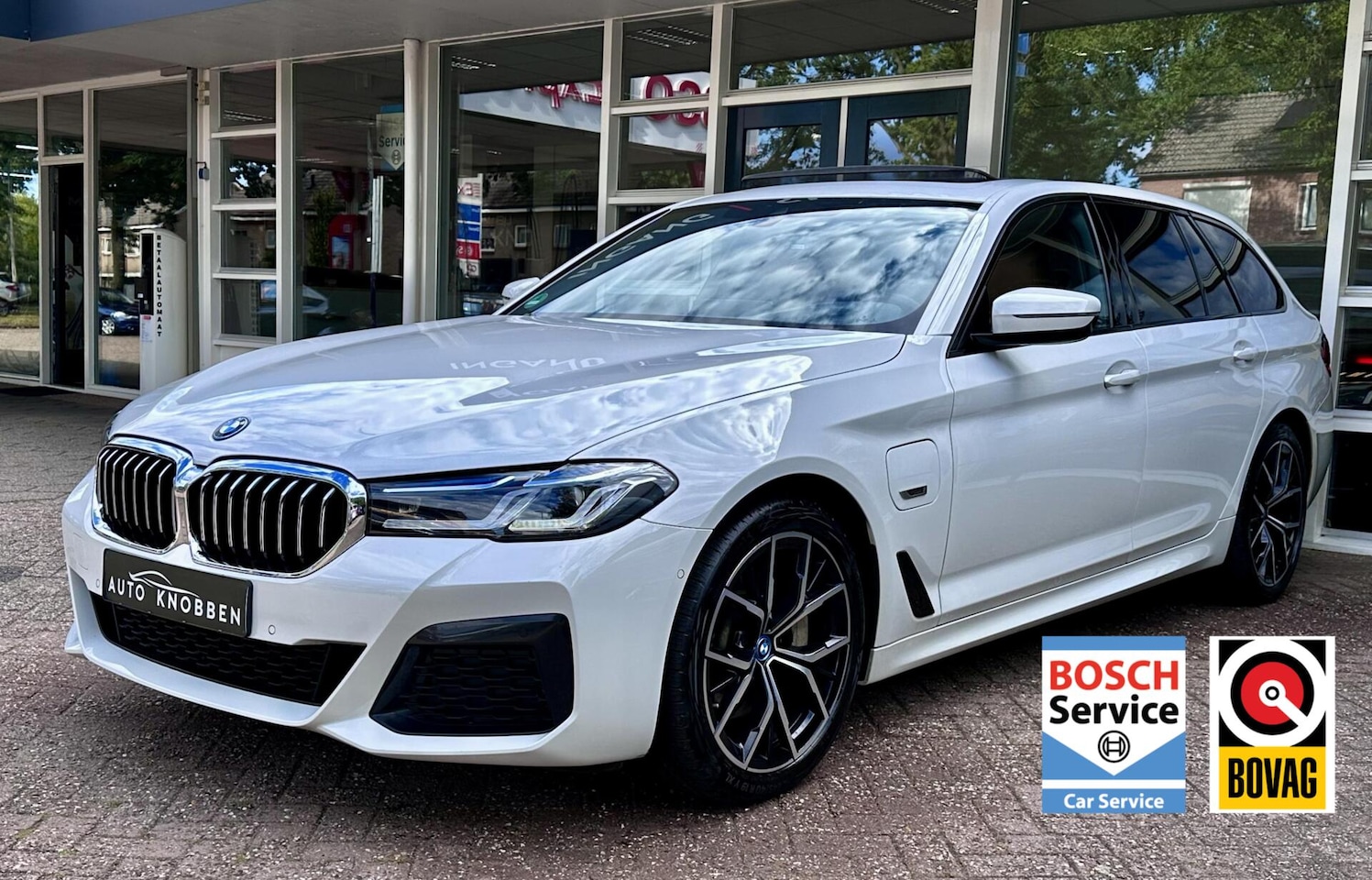 BMW 5-serie Touring - 530e M-sport Led, Leer, Pano, Pdc, LM.. - AutoWereld.nl