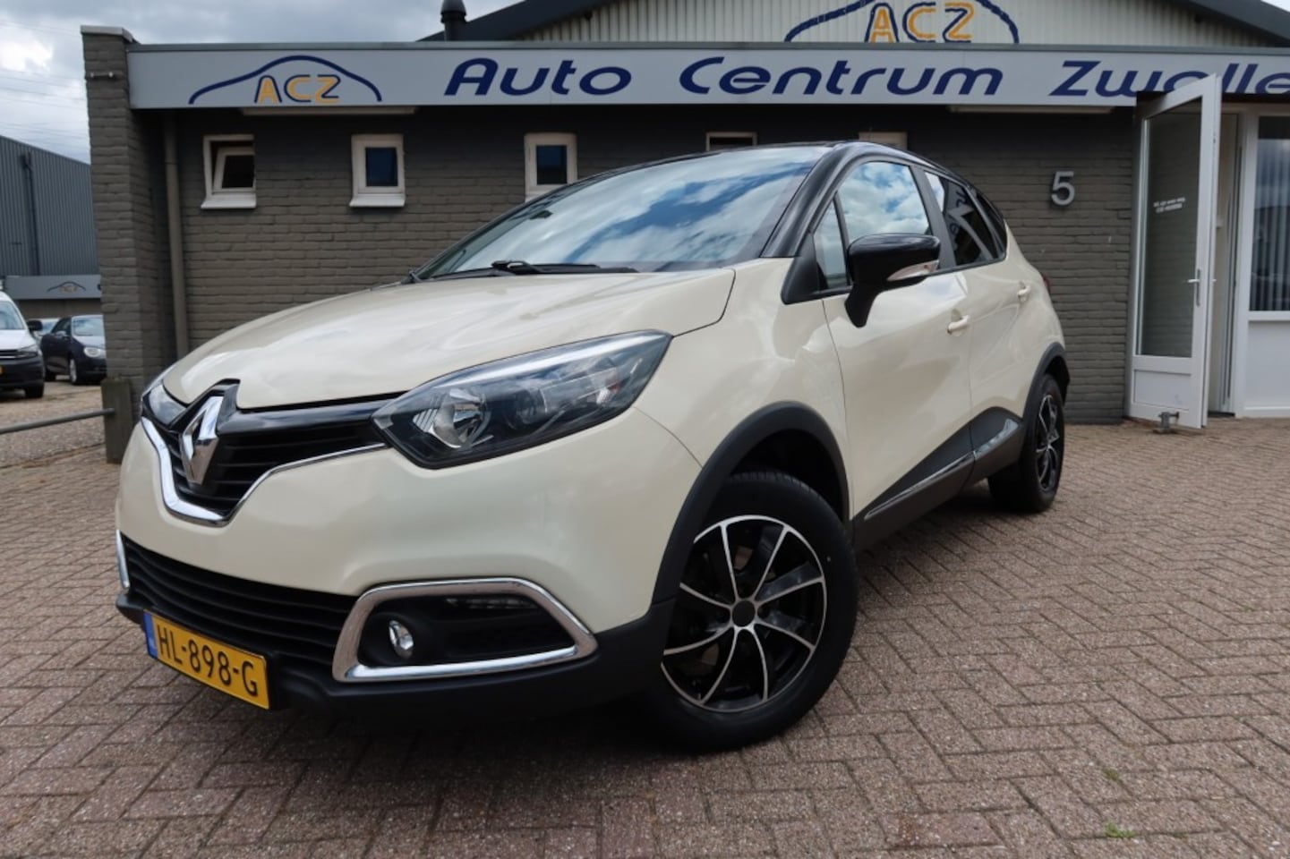 Renault Captur - 1.2 TCe Expression 1.2 TCE EXPRESSION, NAVI, CRUISE CONTROL ENZ... - AutoWereld.nl