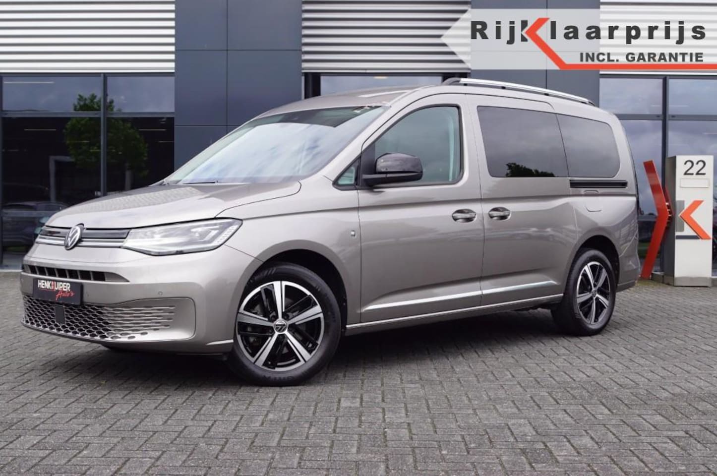 Volkswagen Caddy Maxi - 1.5 TSI DSG Style 7 persoons / Navi /Led/ 17 Inch LM/ LED / App-Connect - AutoWereld.nl