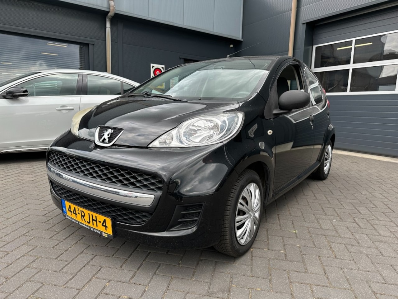 Peugeot 107 - 1.0-12V XR met airco en nieuwe APK - AutoWereld.nl