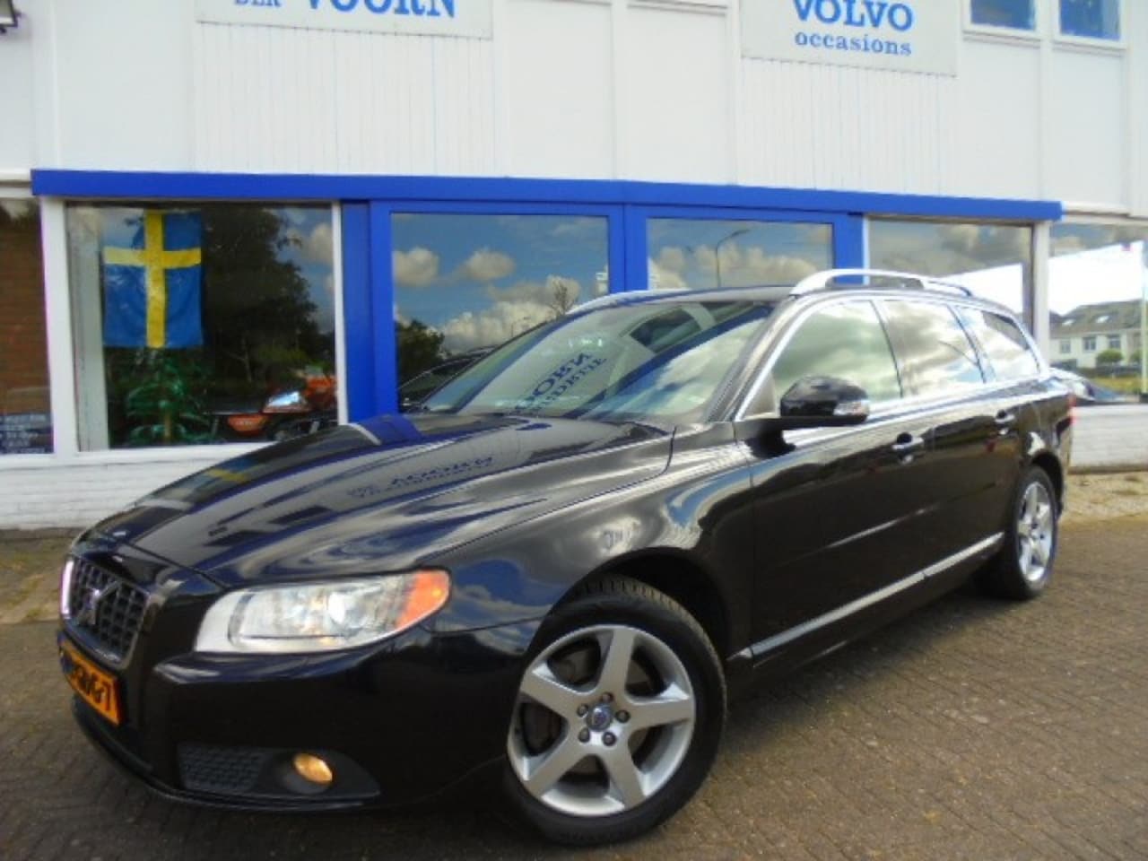 Volvo V70 - 2.5T Summum 2.5T SUMMUM,LEDER.17 INCH,TREKH, DVD IN HOOFDT,ORG NL - AutoWereld.nl