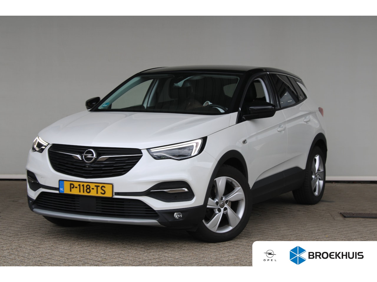 Opel Grandland X - 1.6 Turbo Ultimate | Navigatie | Camera | Stoelverwarming | Dodehoek detectie | - AutoWereld.nl