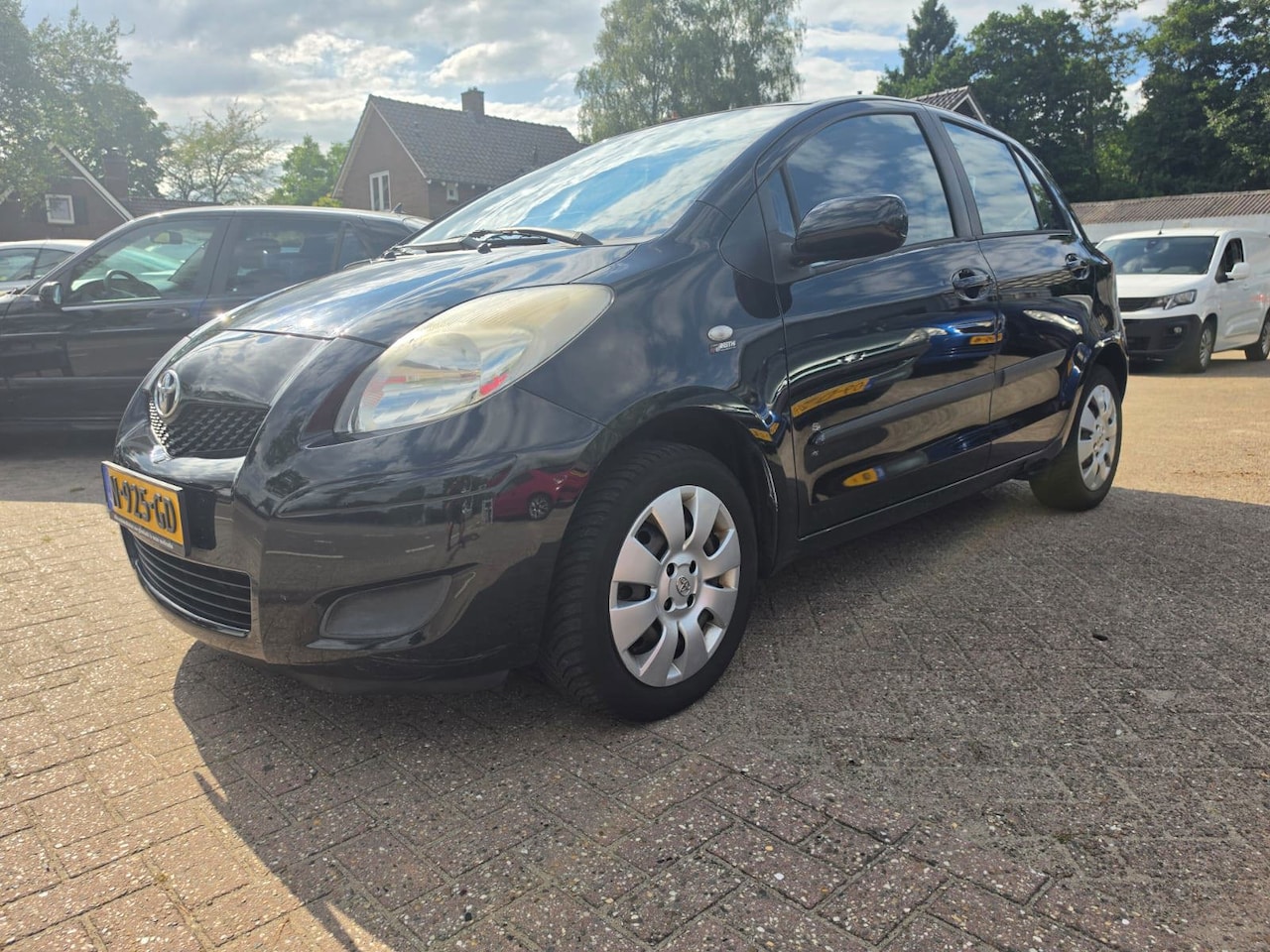 Toyota Yaris - 1.0 VVTi Acces 1.0 VVTi Acces ( A.P.K. Juli 2027 !!) - AutoWereld.nl