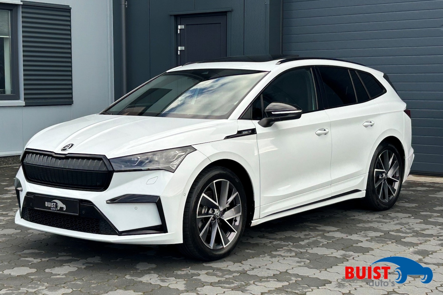 Skoda Enyaq iV - 60 Sportline PANO LED KEYLESS 20" - AutoWereld.nl