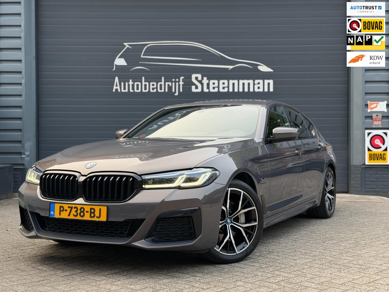 BMW 5-serie - 520e Business Ed. M pakket | Laser | Elek. Trekhaak - AutoWereld.nl