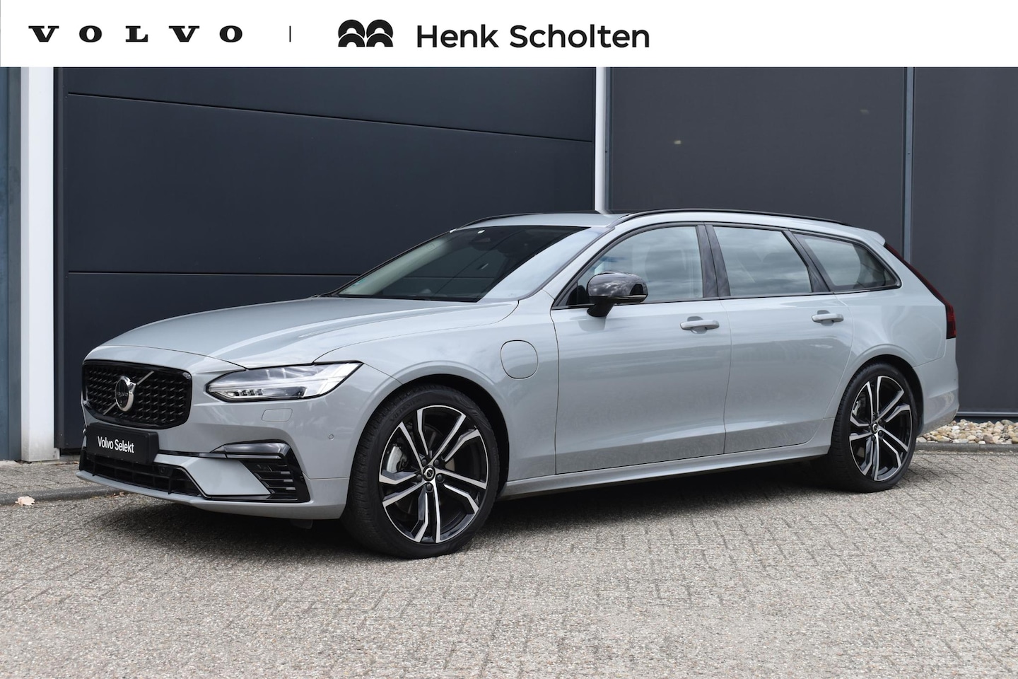 Volvo V90 - T8 Plug-in hybrid AWD Ultra Dark | Luchtvering | Trekhaak | Panoramadak | Head up display - AutoWereld.nl