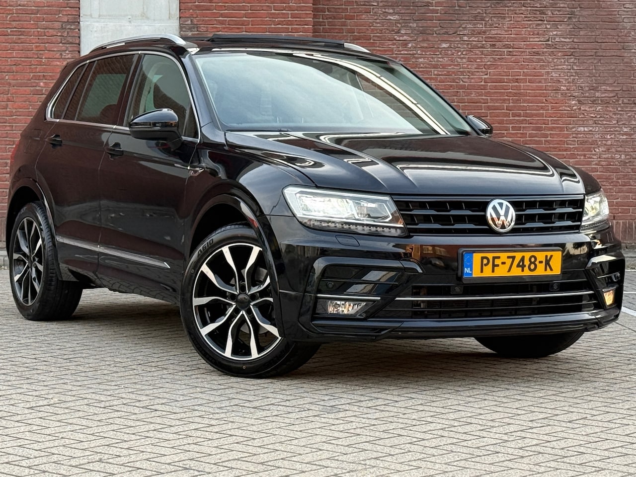 Volkswagen Tiguan - 1.4 TSI ACT Highline|AUT|VIRTUAL-COCKPIT|PANNO|R-LINE| - AutoWereld.nl