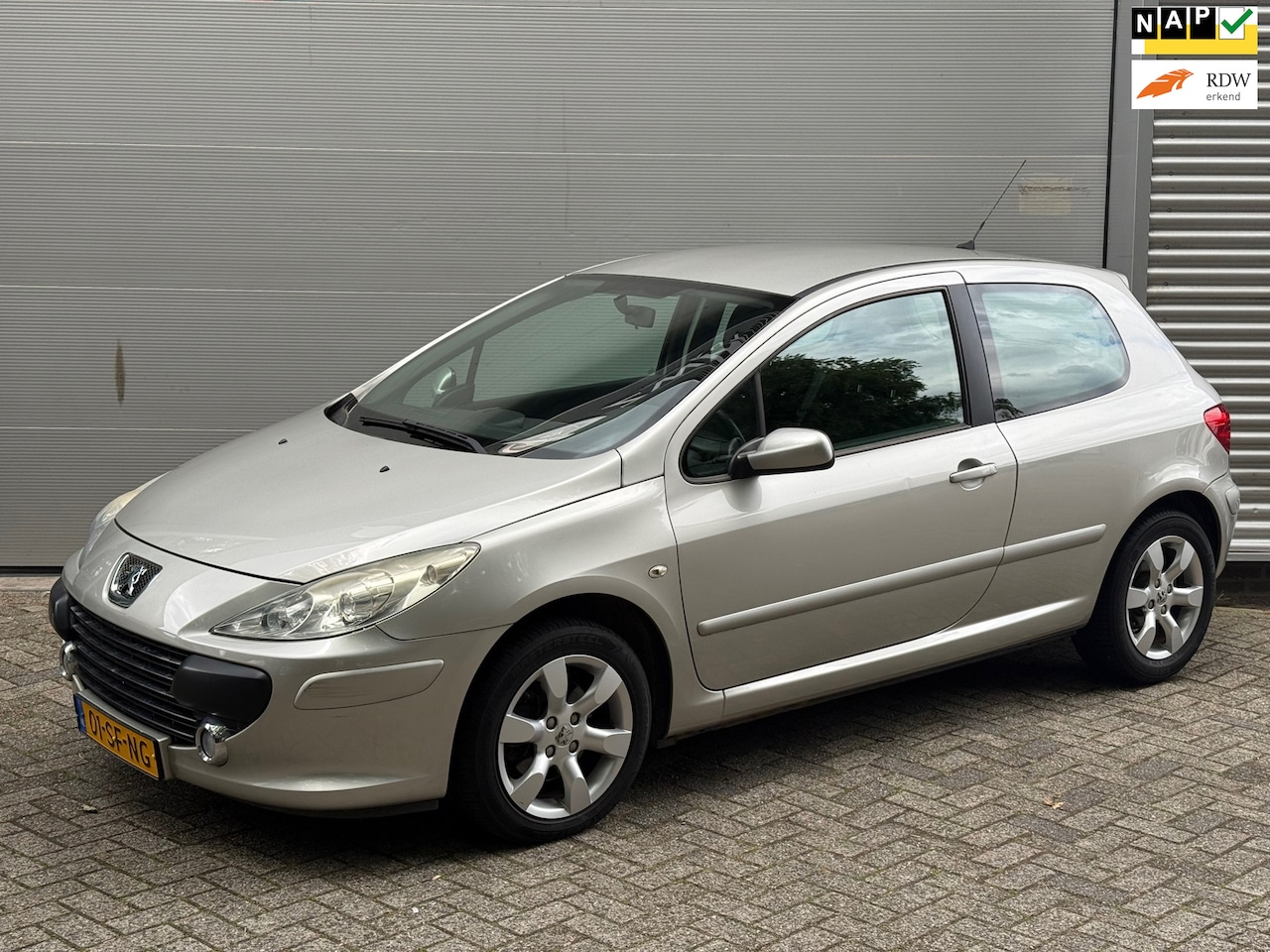 Peugeot 307 - 2.0-16V XS l Automaat l Climate l Rijdt & Schakelt Goed l - AutoWereld.nl