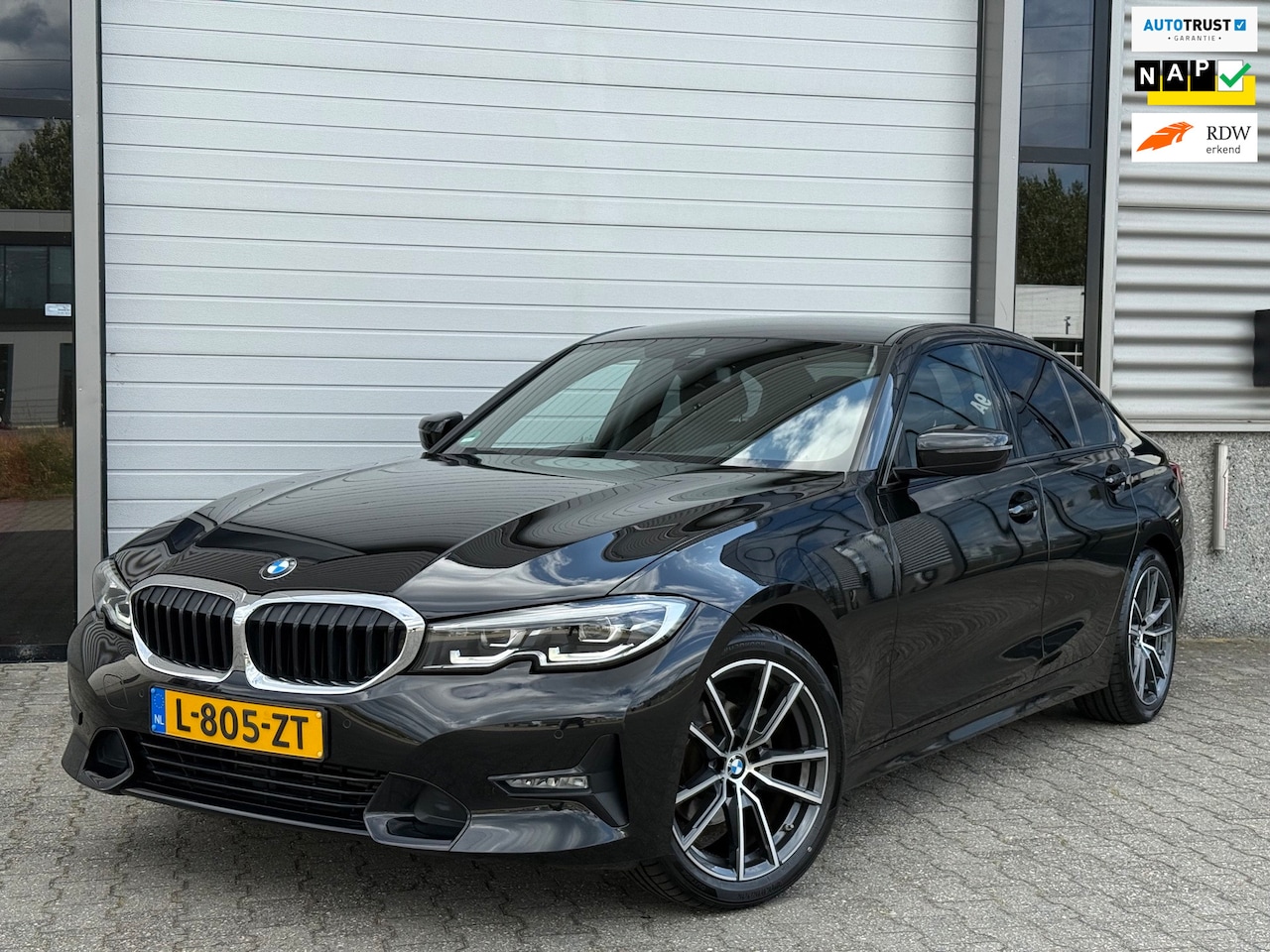BMW 3-serie - 318i M Pakket int. Shadowline - AutoWereld.nl