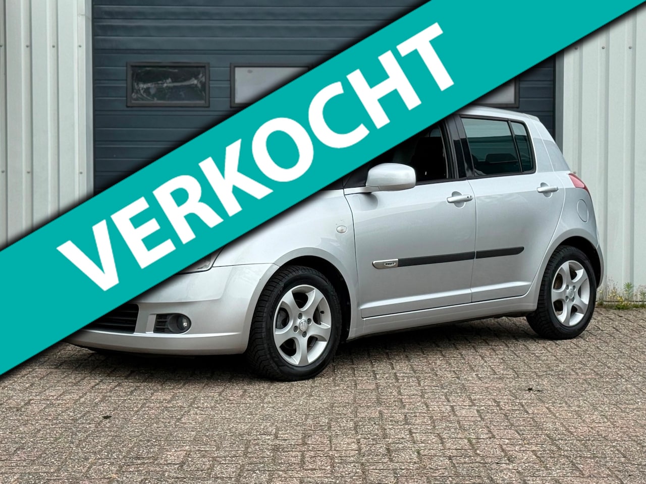 Suzuki Swift - 1.5 Exclusive AUTOMAAT / AIRCO / 85.766 KM - AutoWereld.nl