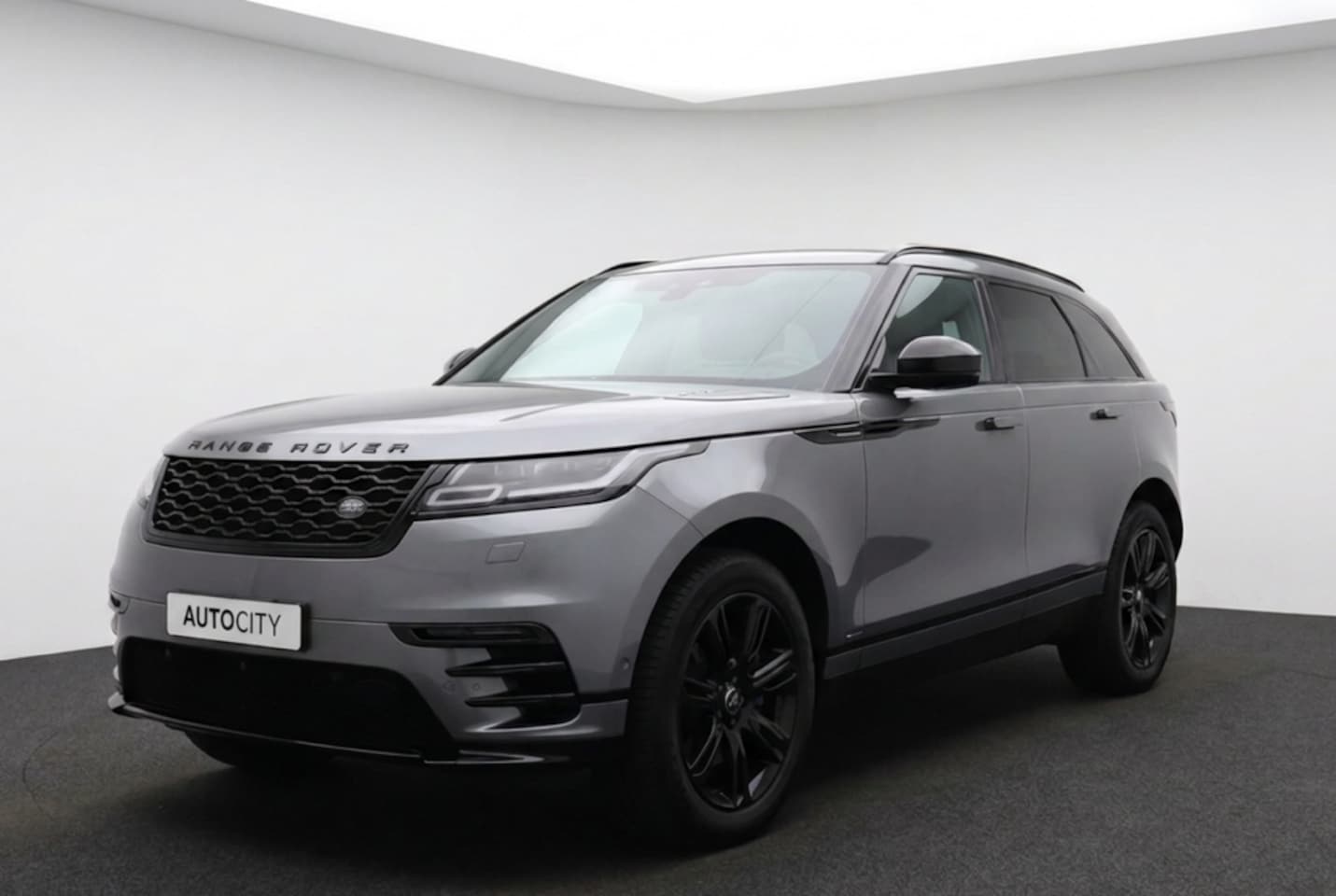 Land Rover Range Rover Velar - 2.0 P400e R-Dynamic SE Pano l 360 l HUD l Black pack l VOL OPTIE - AutoWereld.nl