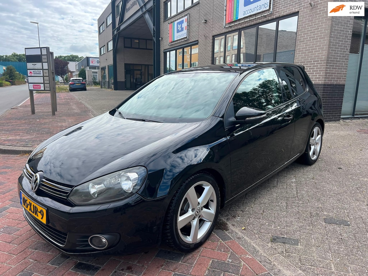 Volkswagen Golf - 1.4 Trendline! Airco! Parksensor! Boekjes! - AutoWereld.nl