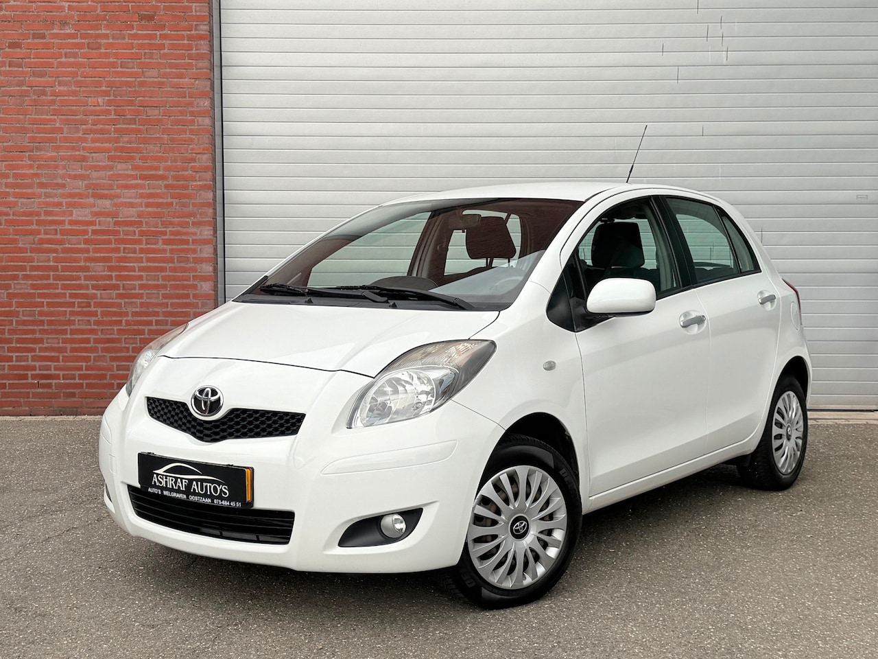Toyota Yaris - 1.3 VVTi Aspiration | AUTOMAAT | AIRCO | NAP | NEW APK - AutoWereld.nl