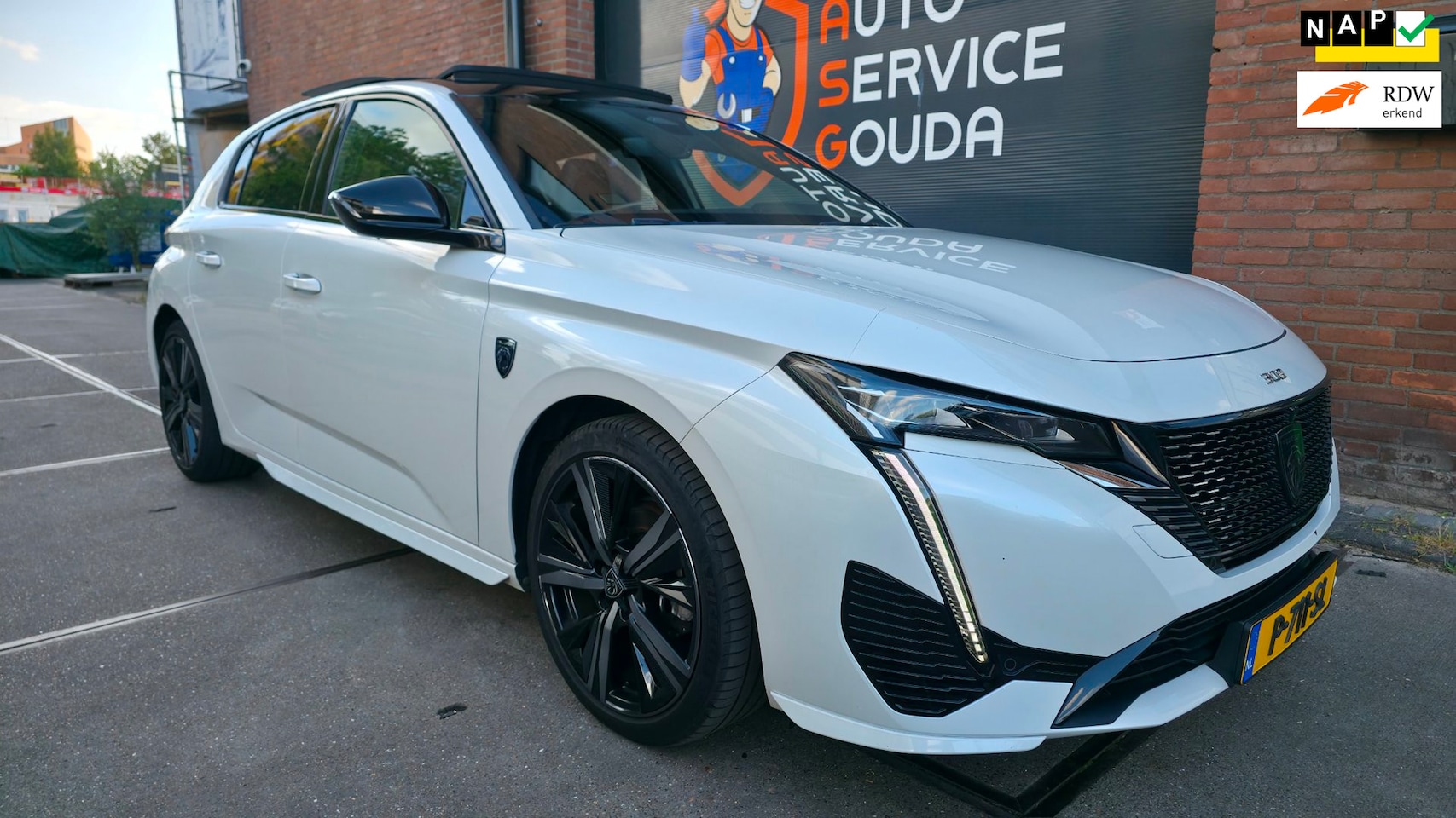 Peugeot 308 - 1.2 PureTech GT Pack Business l Massage l Pano l carplay - AutoWereld.nl