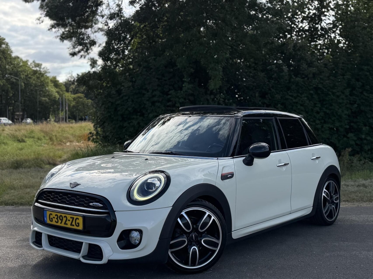 MINI 5-Deurs - 1.5 Cooper John Cooper Works - AutoWereld.nl