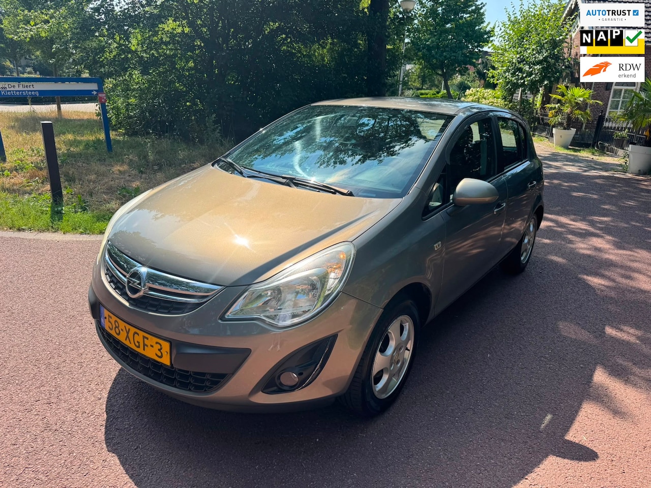 Opel Corsa - 1.2-16V Anniversary Edition / Airco / NAP / Apk / 5d / Aux - AutoWereld.nl