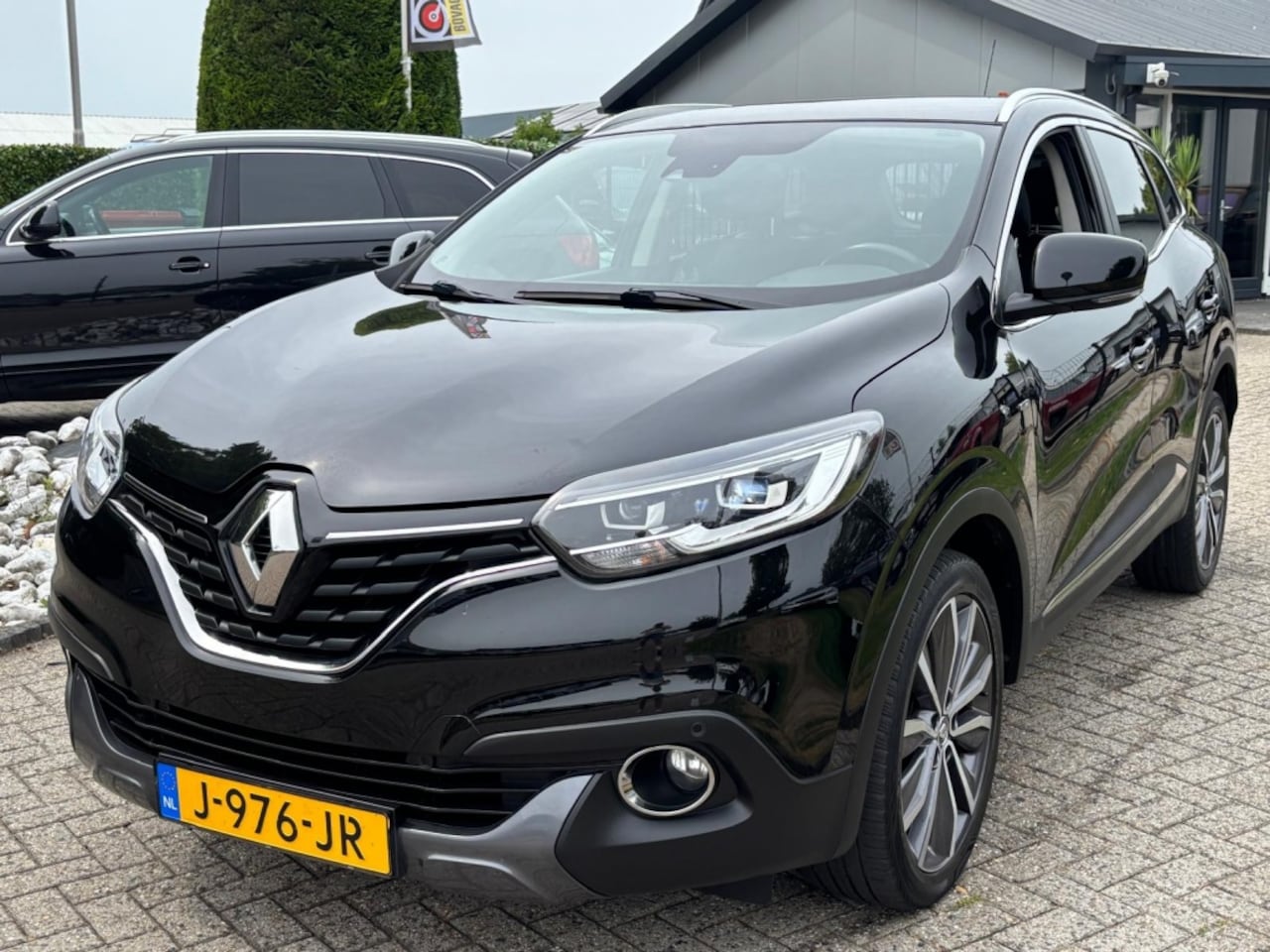 Renault Kadjar - 1.2 Benzine Bose 2015 Zwart Led Navi - AutoWereld.nl