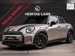 MINI 5-Deurs - 1.5 Cooper Business Edition 136PK|Pano|Ambiance|Keyless|Sport Green|Full Led|Carplay|Stoel