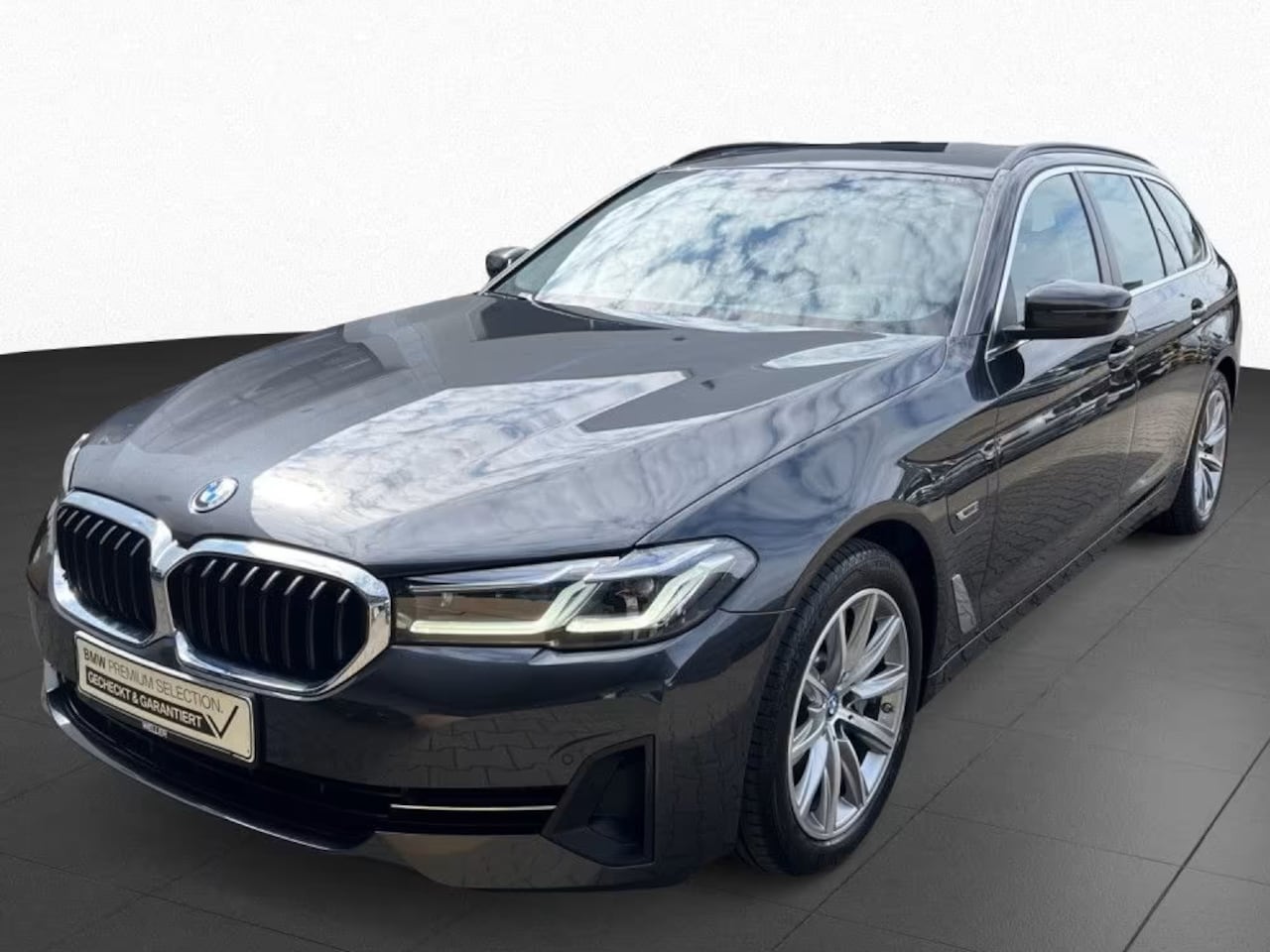BMW 5-serie Touring - 530e ** LASER, NAVI+, DAKOTA LEDER, PANORAMA, HuD, KEYLESS, MEM, 42k onder NP ** 1e EIG - - AutoWereld.nl