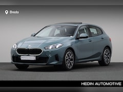 BMW 1-serie - 120 | Stuurwielrand verwarm | Harman Kardon | Glazen Panoramadak | Head-Up Display | Parke