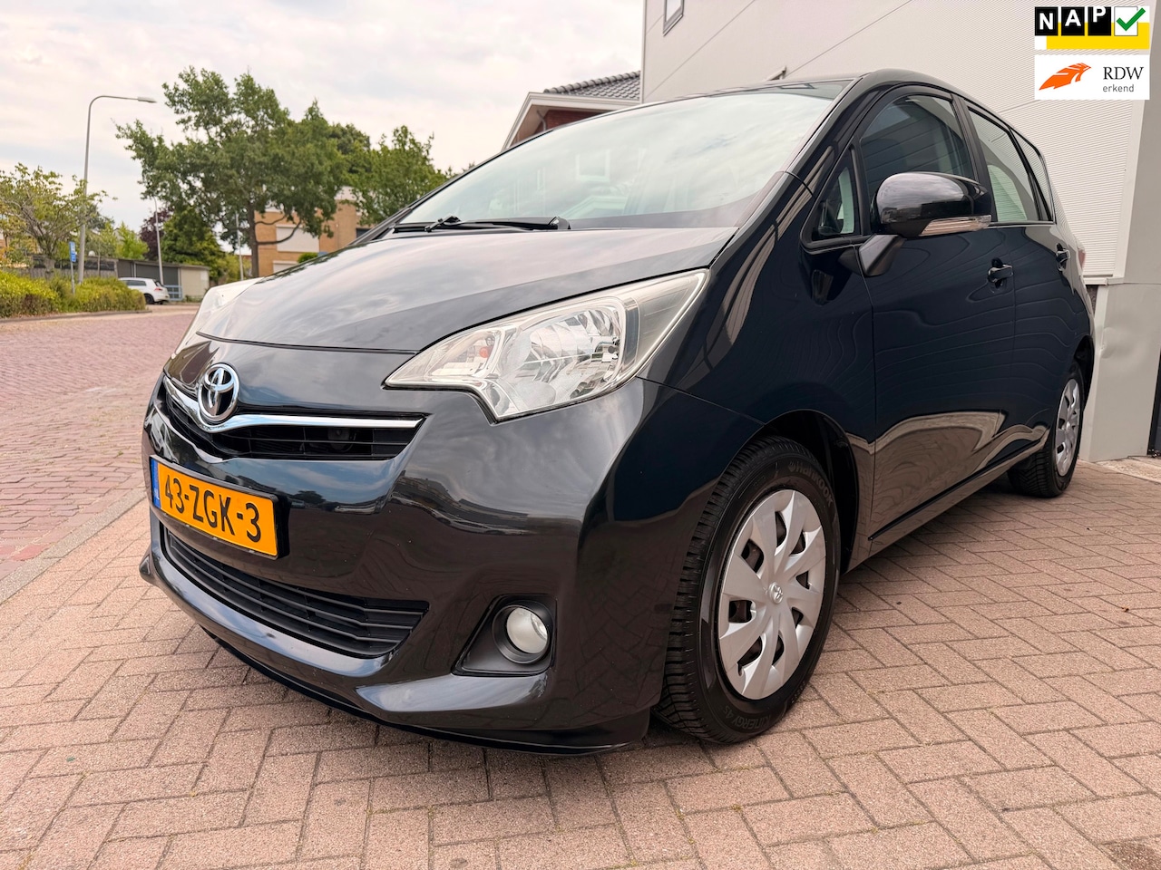 Toyota Verso S - 1.3 VVT-i Aspiration/Automaat/Camera/Navi/2e eigenaar/Trekhaak/Nette auto - AutoWereld.nl