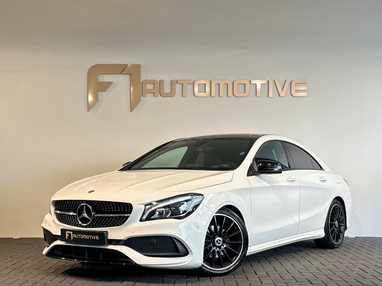 Mercedes-Benz CLA-Klasse - 180 Ambition Stoelverwarming|Remassistent|Attention Assist - AutoWereld.nl