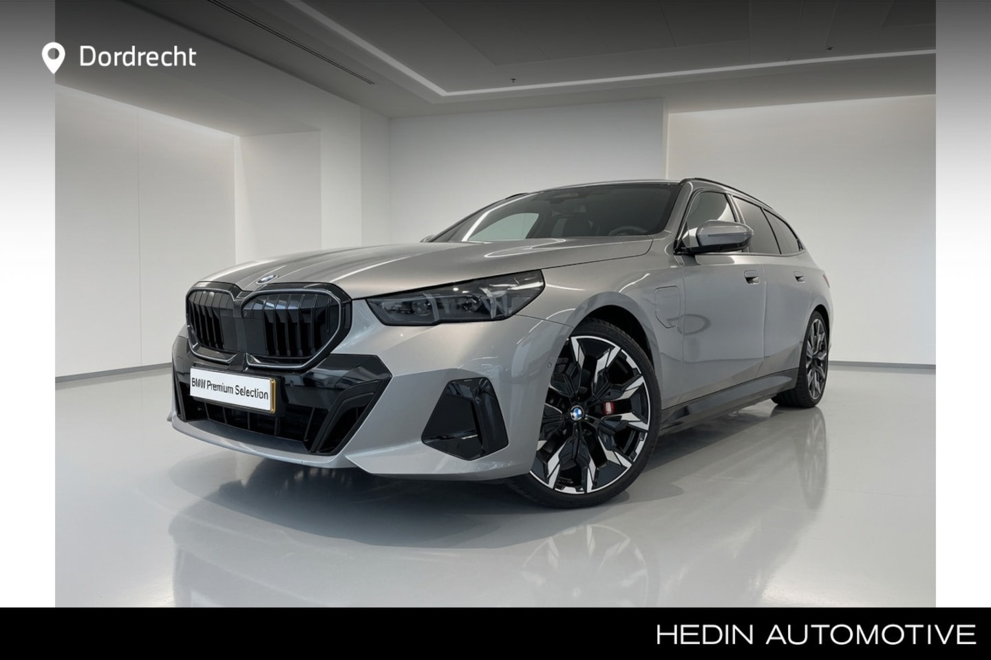 BMW 5-serie Touring - 530e M Sport Edition | Trekhaak | Panorama| Ventilatie | Driving Ass. Plus | Nu voor 69.89 - AutoWereld.nl