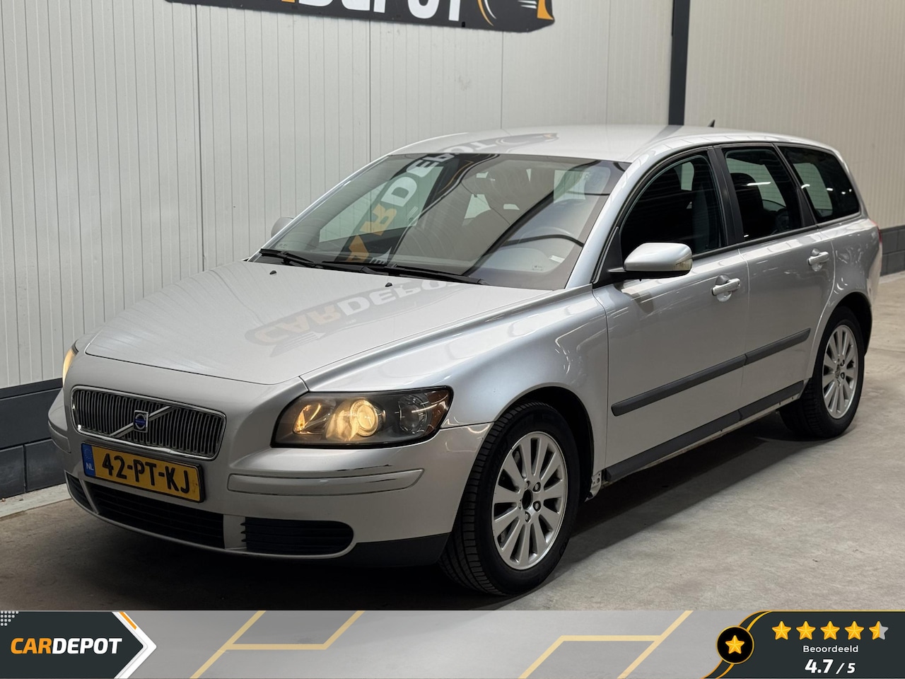 Volvo V50 - 2.4 Kinetic Super Netjes - AutoWereld.nl