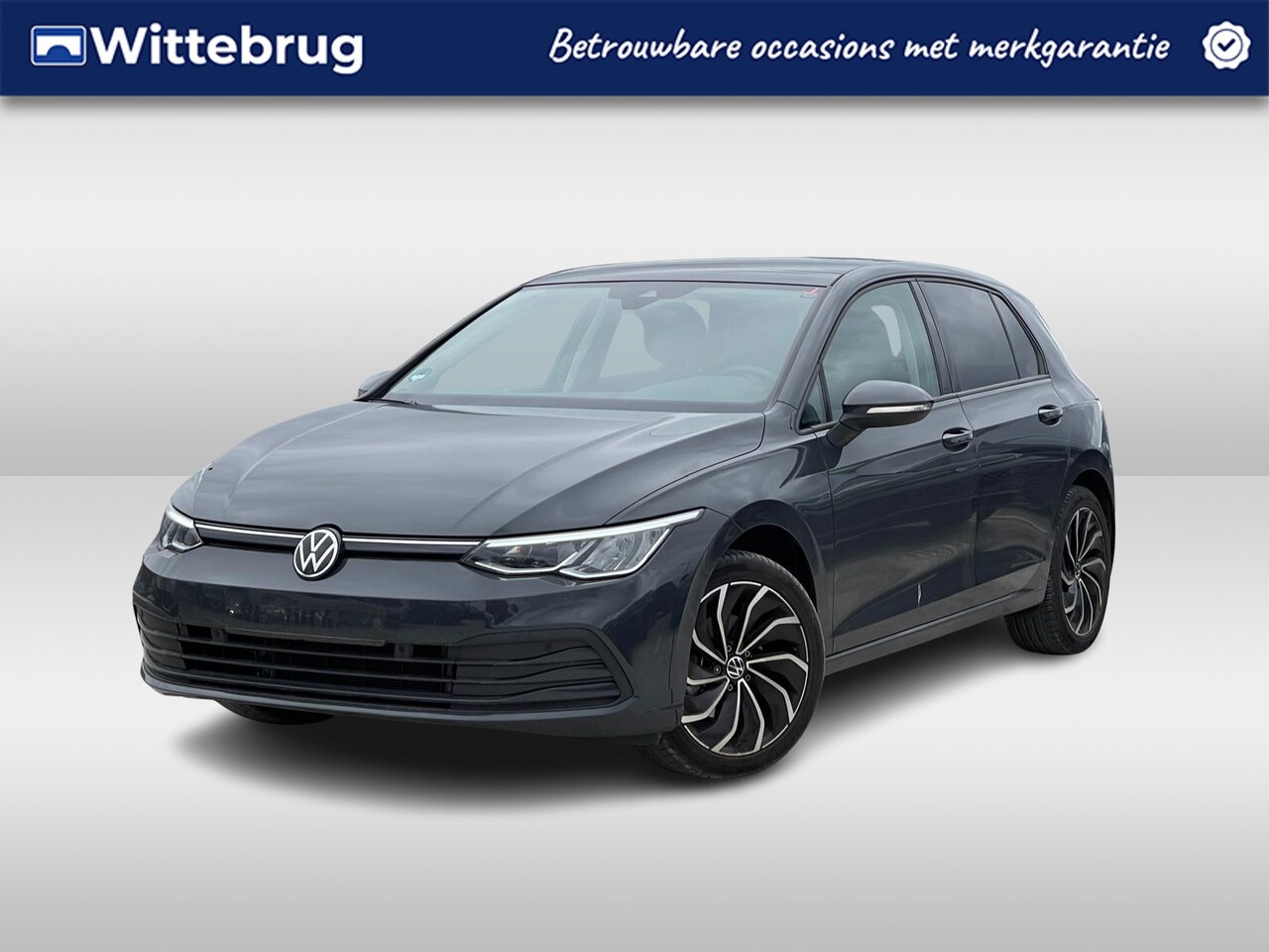 Volkswagen Golf - 1.5 eTSI 130PK DSG Life / Panoramadak / Trekhaak / Digital Cockpit Pro / App Connect / 17' - AutoWereld.nl
