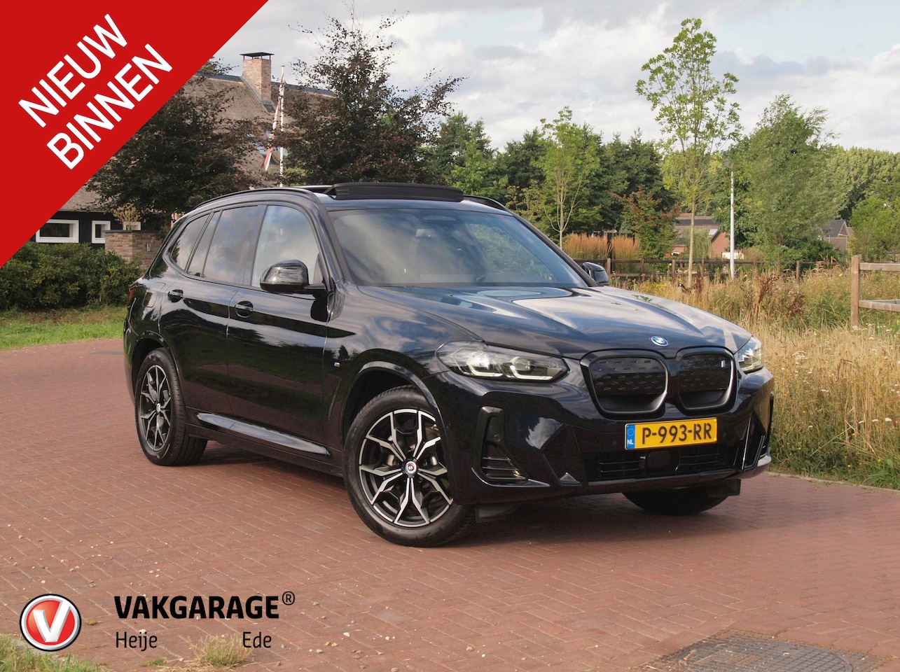 BMW iX3 - Executive 80 kWh | Facelift Model | Shadow Line | Panoramadak | Camera | Sfeerverlichting - AutoWereld.nl
