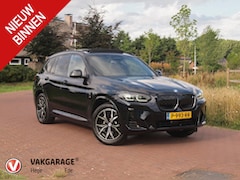 BMW iX3 - Executive 80 kWh | Facelift Model | Shadow Line | Panoramadak | Camera | Sfeerverlichting