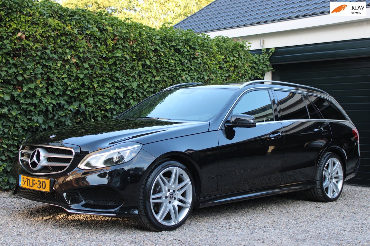 Mercedes-Benz E-klasse Estate - 250 Prestige Avantgarde | AMG |Schuif- kanteldak | Memory | H/K - AutoWereld.nl