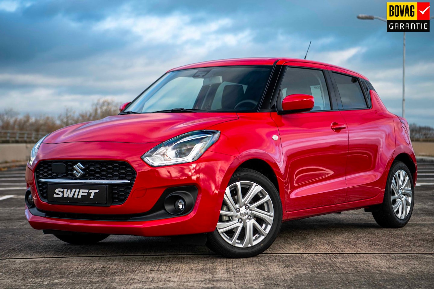 Suzuki Swift - 1.2 Select Smart Hybrid | Automaat | Airco | Adaptieve Cruise Control | Camera | Navigatie - AutoWereld.nl