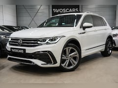 Volkswagen Tiguan - 1.5 TSI R-Line * Pano - Leder - Memory - IQ Light - Camera - Keyless - ACC - Blind Spot
