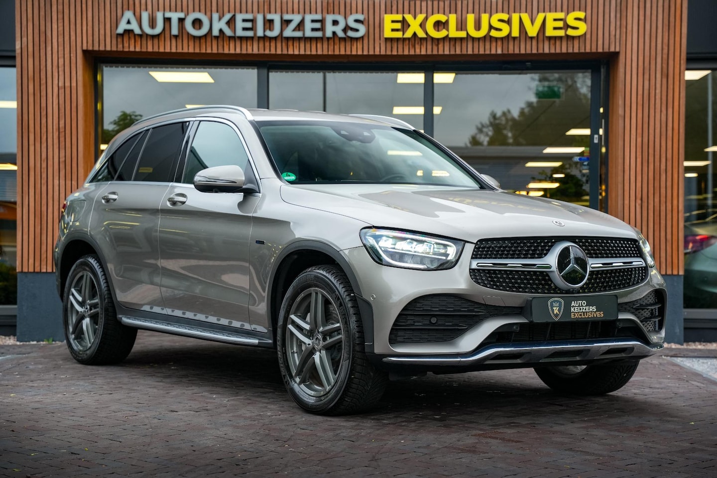 Mercedes-Benz GLC-klasse - 300e 4MATIC Business Solution AMG Adapt. cruise 360Cam Trekhaak - AutoWereld.nl