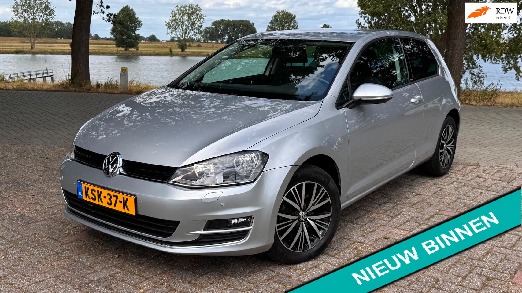Volkswagen Golf - 1.2 TSI Highline AUTOMAAT NAVI CRUISE PDC STOELVERWARMING - AutoWereld.nl