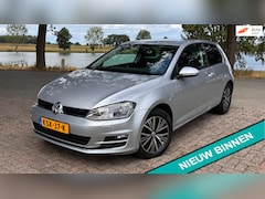 Volkswagen Golf - 1.2 TSI Highline AUTOMAAT NAVI CRUISE PDC STOELVERWARMING