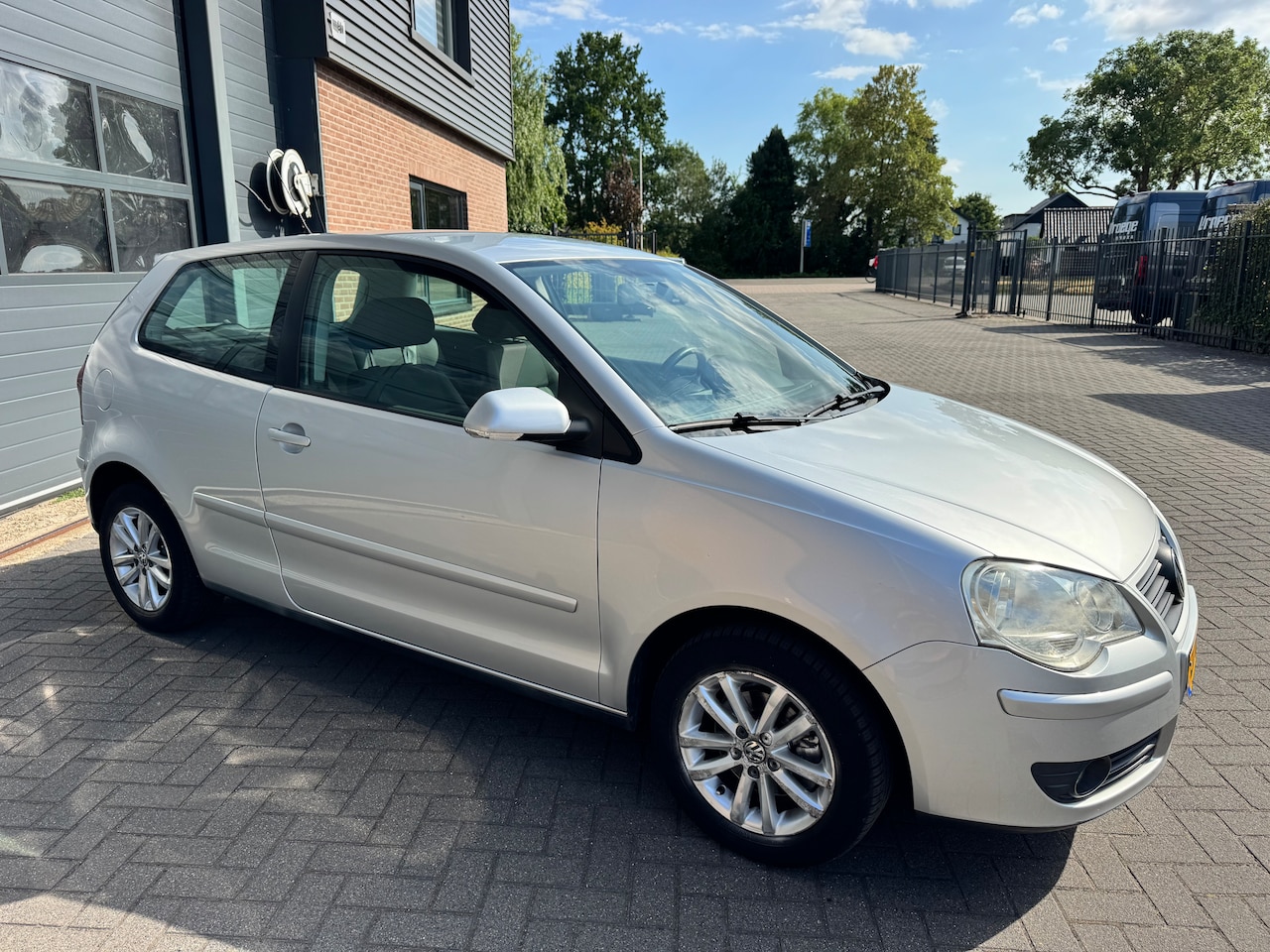 Volkswagen Polo - 1.6-16V Optive Airco/All season banden