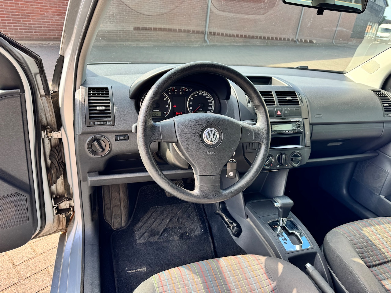 Volkswagen Polo - 1.6-16V Optive Airco/All season banden