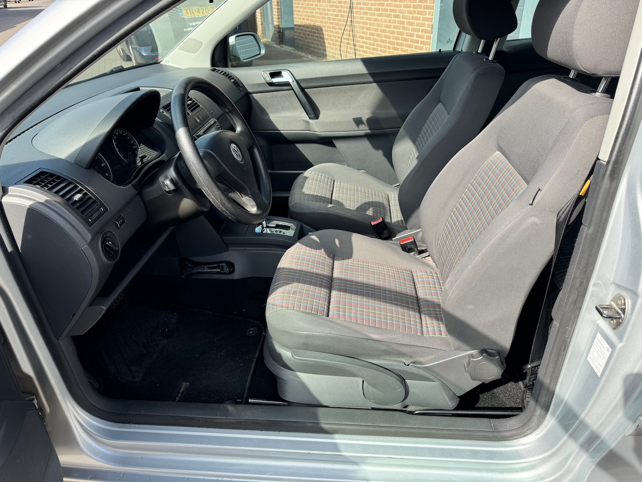 Volkswagen Polo - 1.6-16V Optive Airco/All season banden