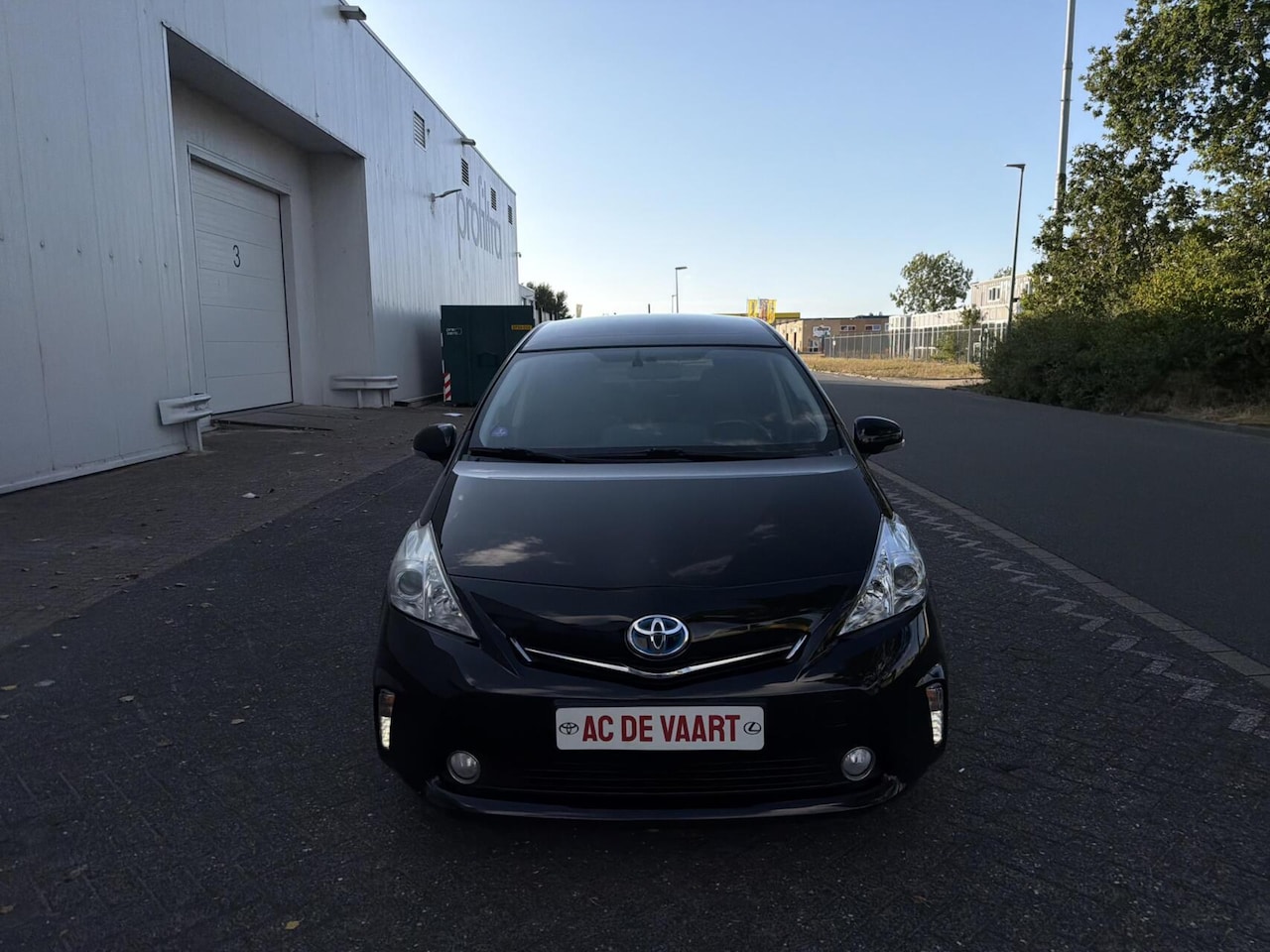 Toyota Prius Wagon - 1.8 Aspiration - NAVI/PANODAK/CAMERA/NAP - AutoWereld.nl