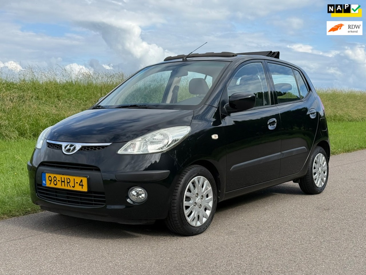 Hyundai i10 - 1.25i Dynamic Cool | Uniek! | Open dak | Airco | Elek. ramen - AutoWereld.nl
