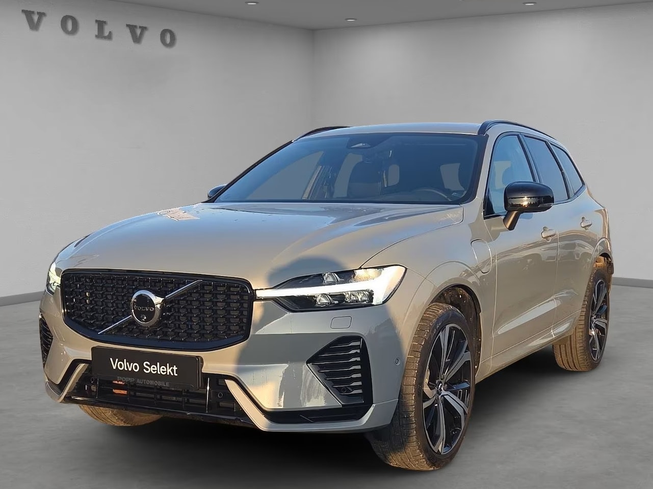 Volvo XC60 - 2.0 T8 Plug-in hybrid AWD Plus Dark (335kW/455PK) ** PANORAMA, ACC, VERW. ST, 21-inch LMV - AutoWereld.nl