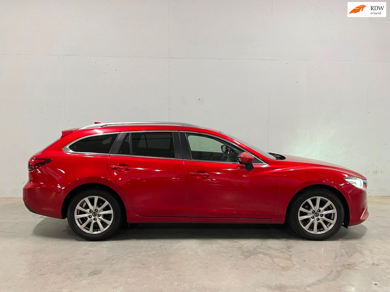 Mazda 6 Sportbreak - 2.2D Navi Clima Euro6 Trekhaak Cruise - AutoWereld.nl